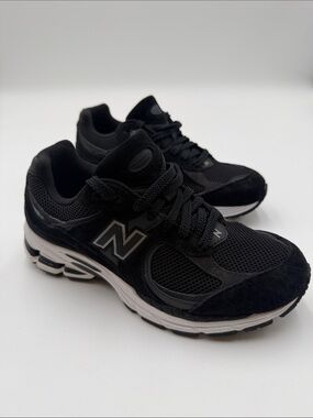 New Balance 2002R Black Gunmetal Size 5.5 D Mens Black White Sneakers M2002RBK